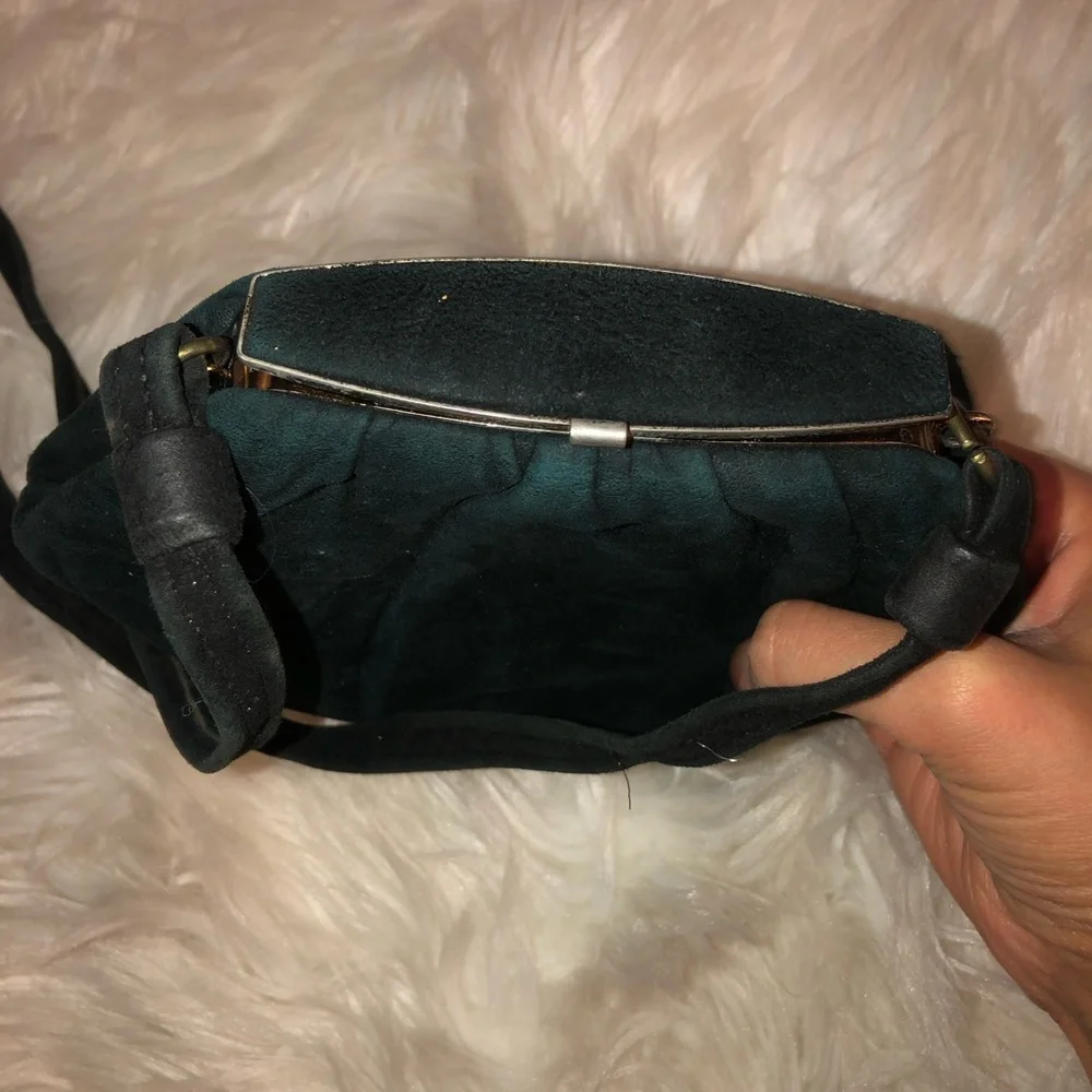 ❇️Emerald Green suede cross body clutch - Picture 3 of 7